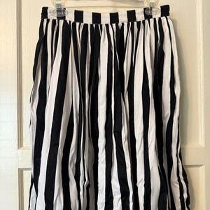 Unique Vintage black & white stripe skirt